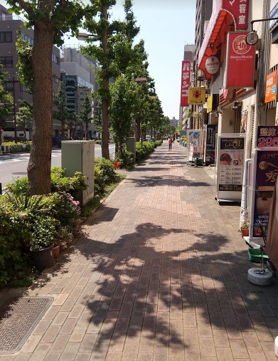 東陽町の駅南側の道路